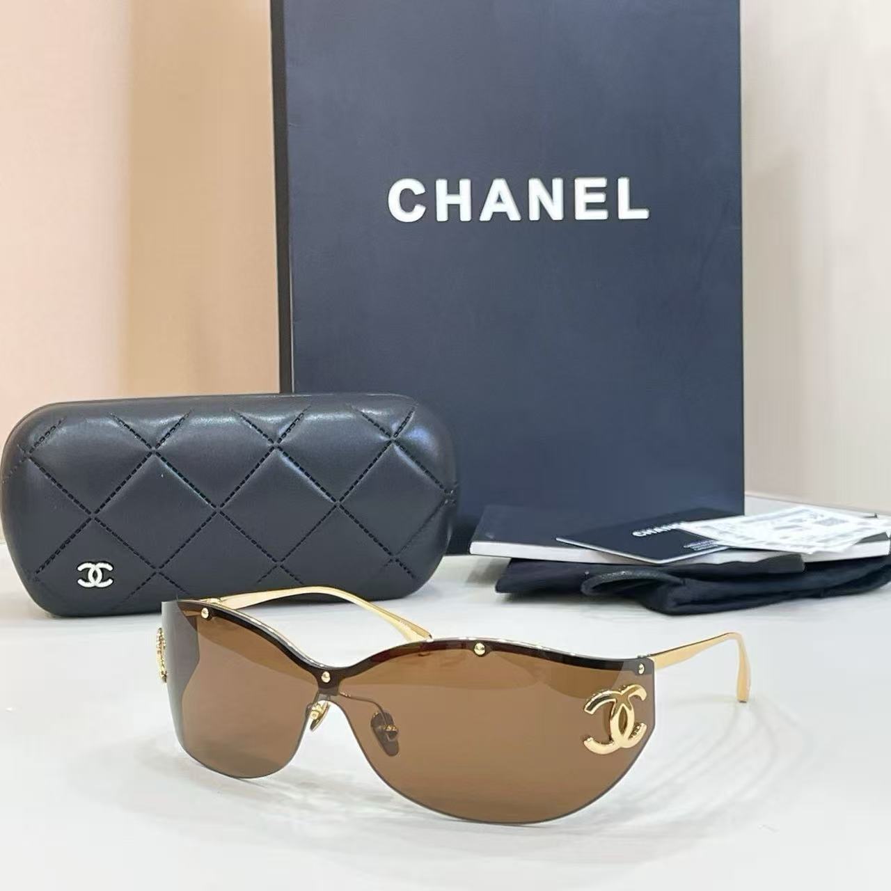 Luxury Rimless Shield Sunglasses | Gold Metal Accent UV400 Fashion Eyewear