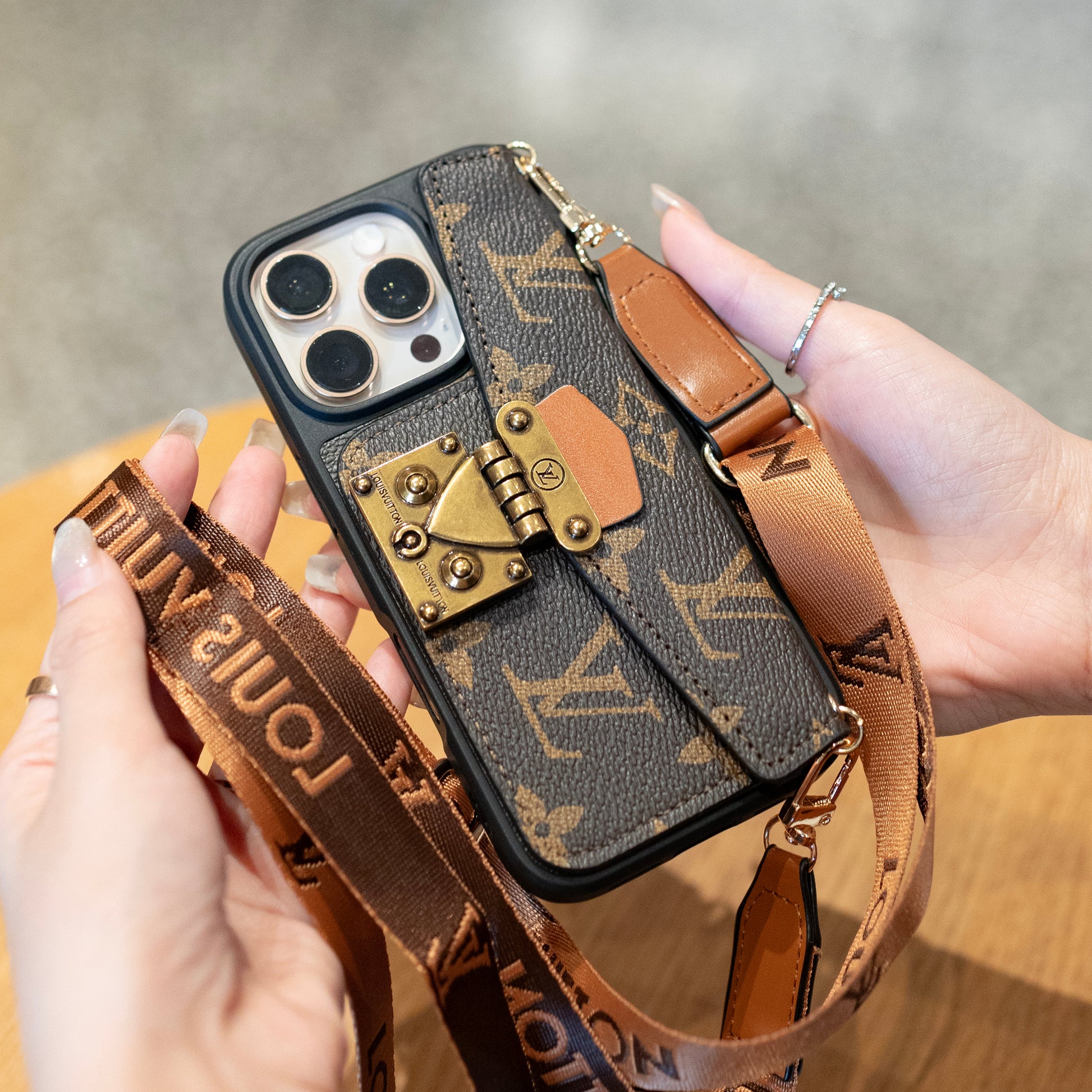 Retro Metal Lock Card Holder Phone Case