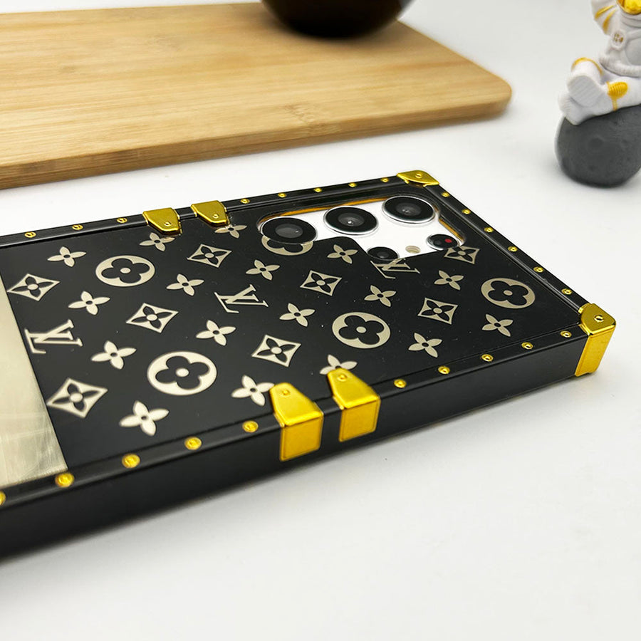 Luxury Branded Trunk Case With Chain For Samsung Galaxy S25/24/23 Series